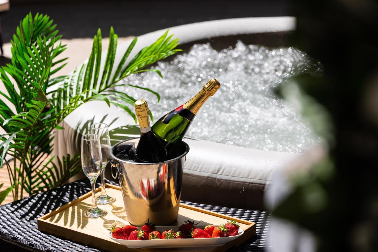 Oasis Luxury Apartment With Terrarce And Jacuzzi สปลิท ภายนอก รูปภาพ