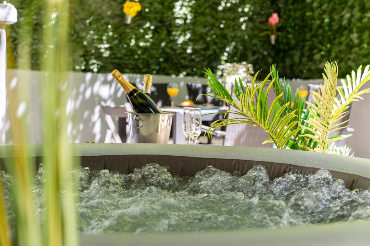 Oasis Luxury Apartment With Terrarce And Jacuzzi สปลิท ภายนอก รูปภาพ
