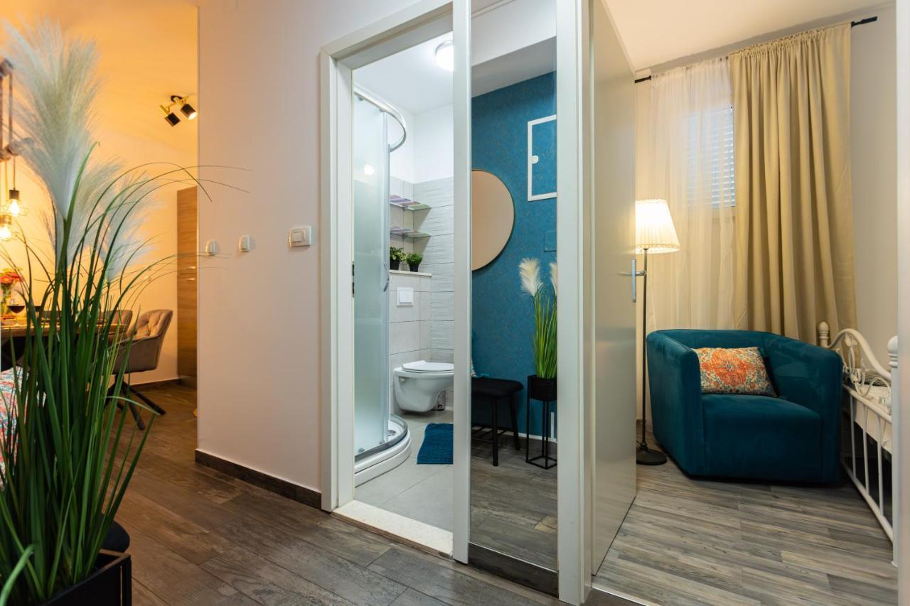 Oasis Luxury Apartment With Terrarce And Jacuzzi สปลิท ภายนอก รูปภาพ