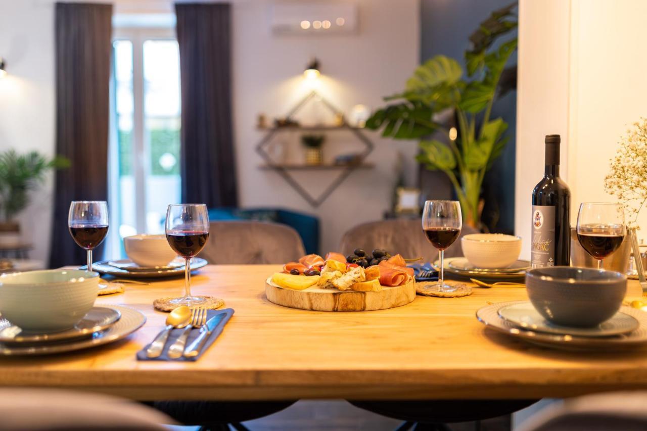 Oasis Luxury Apartment With Terrarce And Jacuzzi สปลิท ภายนอก รูปภาพ