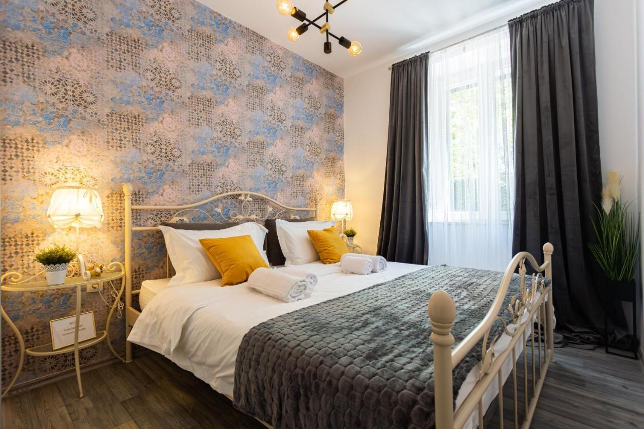 Oasis Luxury Apartment With Terrarce And Jacuzzi สปลิท ภายนอก รูปภาพ